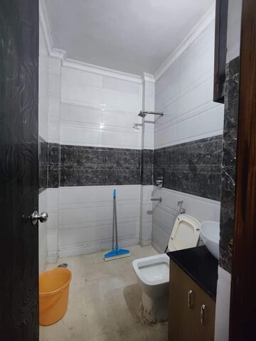 Bathroom in 3 BHK Builder Floor at Sector 40 – for Rent