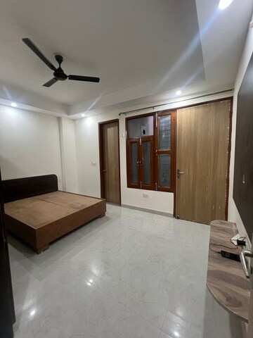 Room in 3 BHK Builder Floor at Sector 15 ii – for Rent