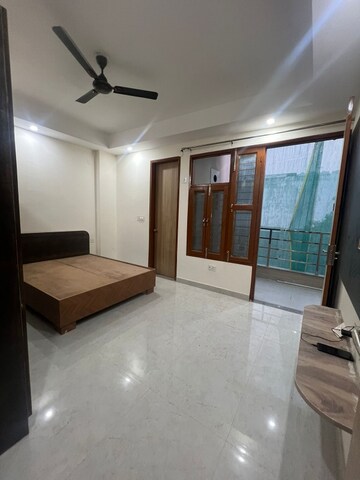 Room in 3 BHK Builder Floor at Sector 15 ii – for Rent