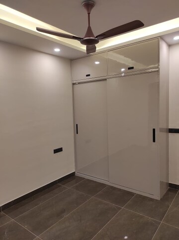 Room in 3 BHK Builder Floor at Sector 15 ii – for Rent