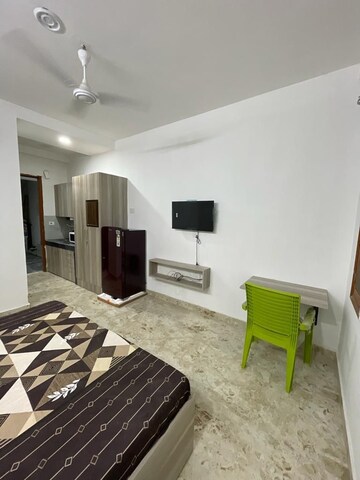 Master Bedroom in 1 BHK Builder Floor at Sector 15i – for Rent
