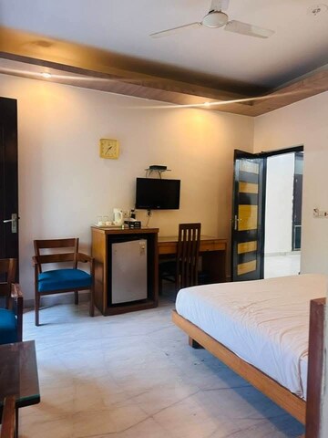 Master Bedroom in 4 BHK Builder Floor at Sector 15 ii – for Rent