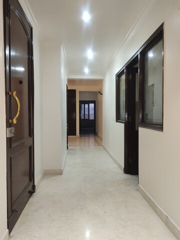 Furnished Amenities in 4 BHK Builder Floor at New Friends Colony – for Rent