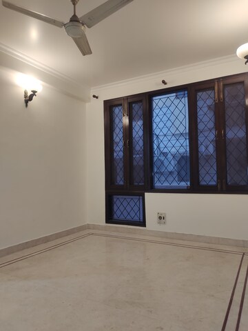 Furnished Amenities in 4 BHK Builder Floor at New Friends Colony – for Rent