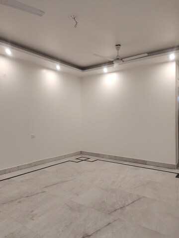 Furnished Amenities in 4 BHK Builder Floor at New Friends Colony – for Rent