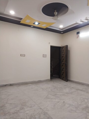 Room in 2 BHK Builder Floor at Paschim Vihar – for Rent