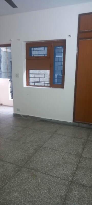 Room in 2 BHK Apartment at Ip Extension – for Rent