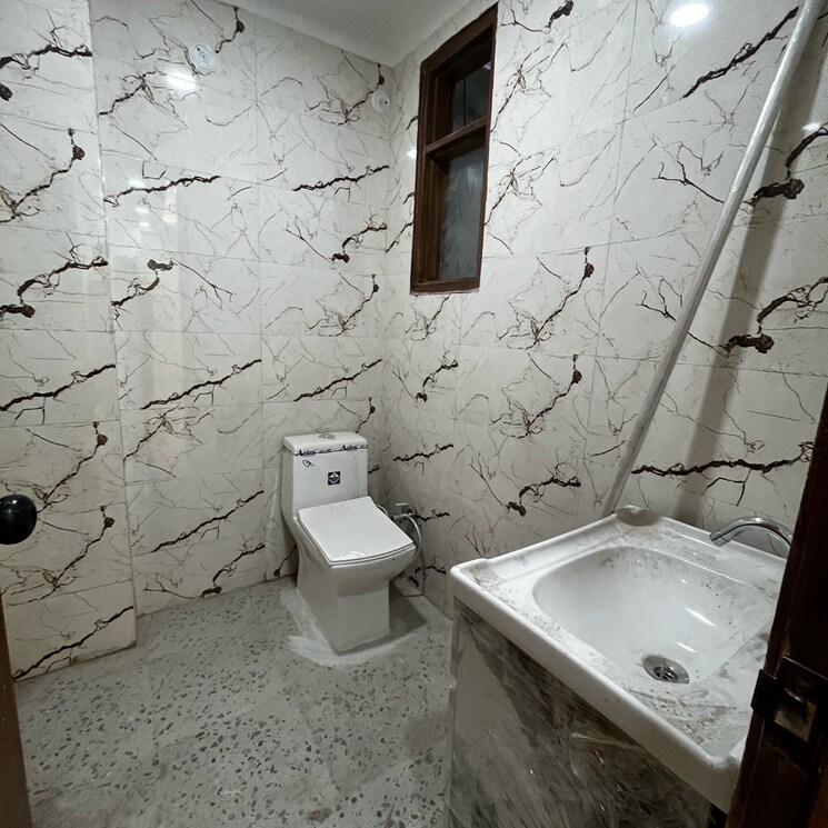 Bathroom, malviya nagar 3 Bedroom 1100 Sq.Ft. Builder Floor In Malviya Nagar Delhi 7913965