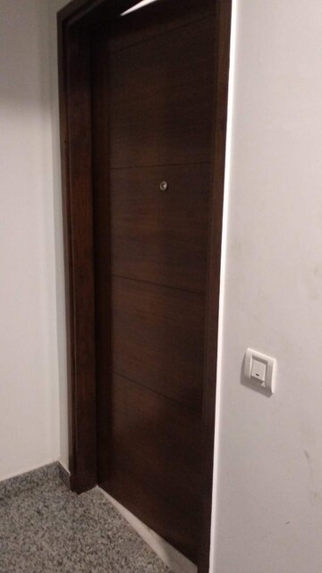 Furnished Amenities in 4 BHK Builder Floor at Chittaranjan Park – for Rent