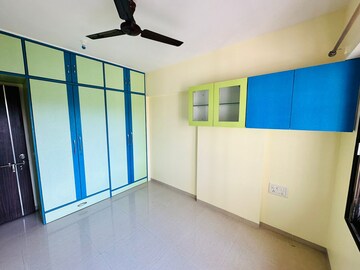 Room in 2 BHK Apartment at Runwal Pearl, Manpada – for Rent