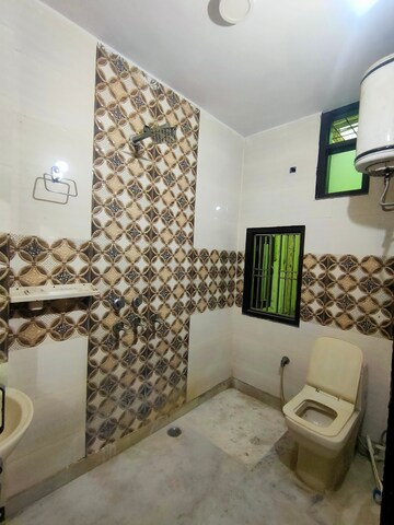 Living Room in 2 BHK Builder Floor at Uttam Nagar – for Rent