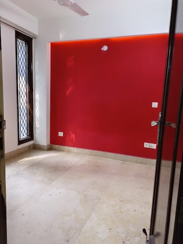 Room in 3 BHK Builder Floor at Safdarjang Enclave – for Rent