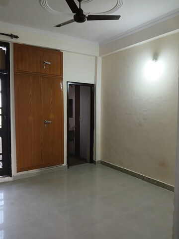 2 BHK Builder Floor For Rent in RWA Apartments Sector 122, Sector 122