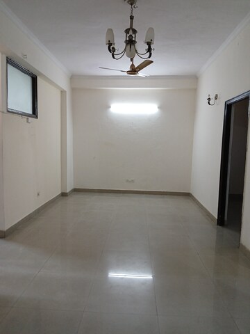 Building Lobby in 2 BHK Builder Floor at RWA Apartments Sector 122, Sector 122 – for Rent