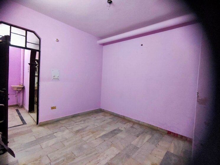 Room, uttam nagar 1 Bedroom 450 Sq.Ft. Builder Floor In Uttam Nagar Delhi 7914056