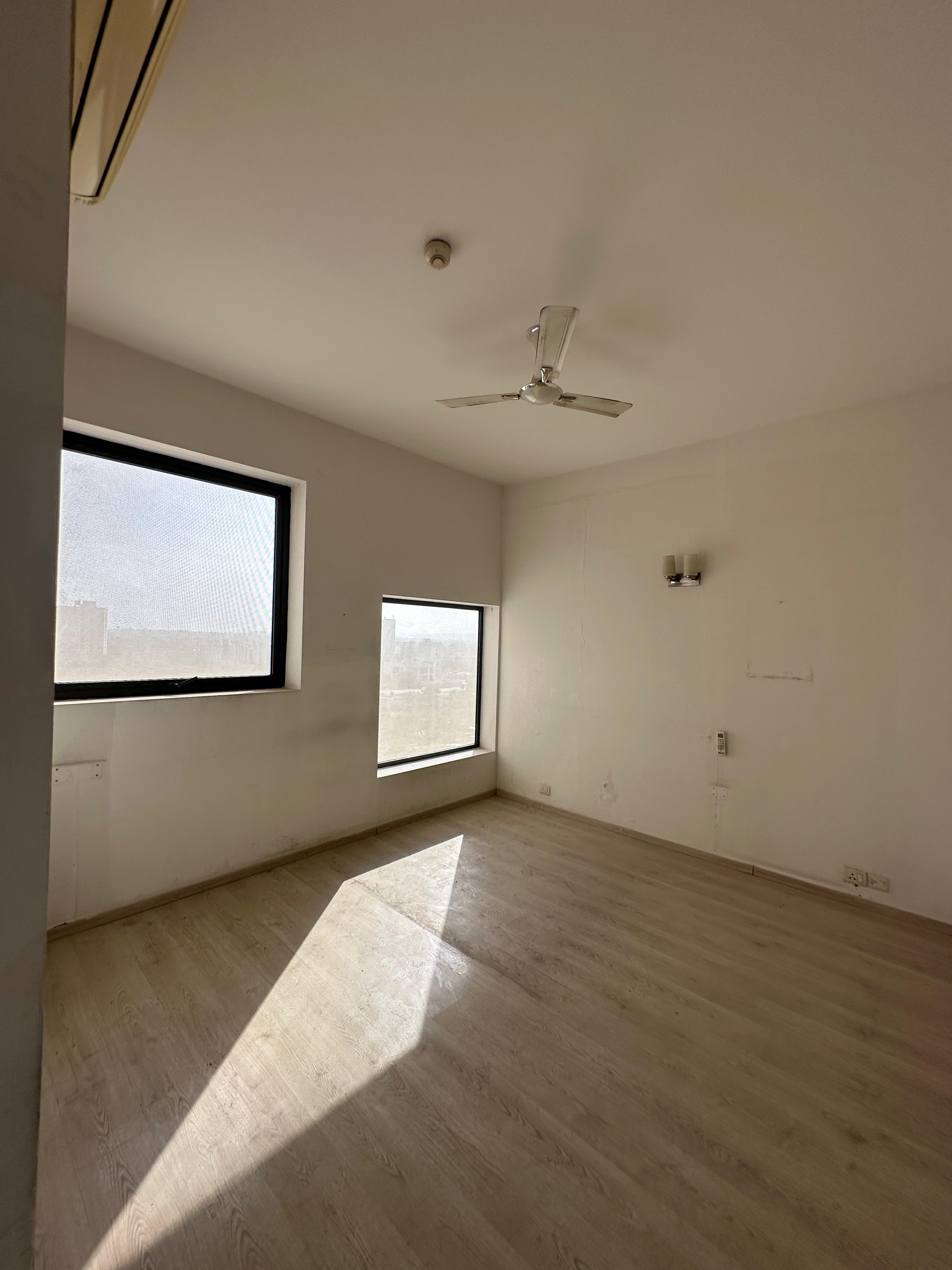 6+ BHK Independent House For Sale in Hauz Khas