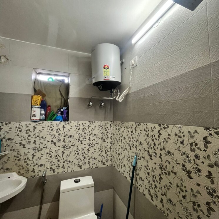 Bathroom, sector 61 Studio 200 Sq.Ft. Apartment In Sector 61 Gurgaon 7914100