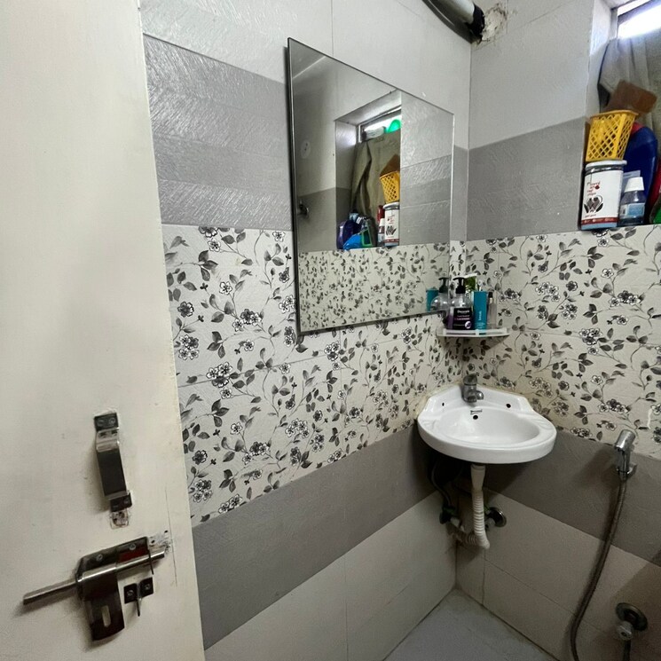 Bathroom, sector 61 Studio 200 Sq.Ft. Apartment In Sector 61 Gurgaon 7914100