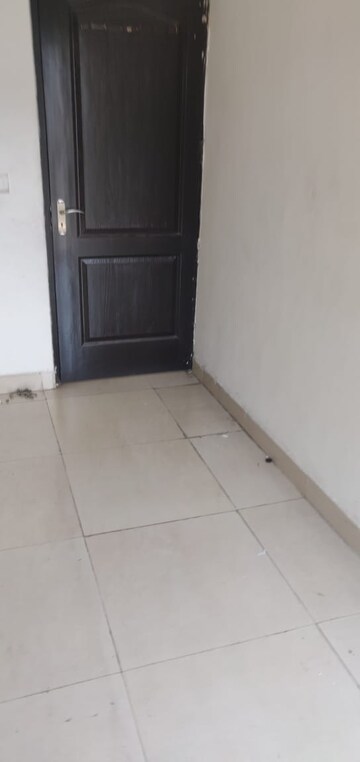 Furnished Amenities in 2 BHK Apartment at Futec Gateway, Sector 75 – for Rent