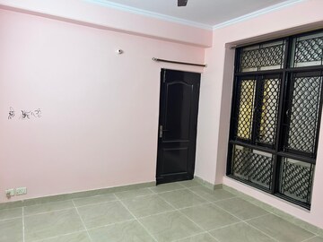 Room in 3 BHK Apartment at Indrapuram – for Rent