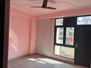 Room in 3 BHK Apartment at Indrapuram – for Rent