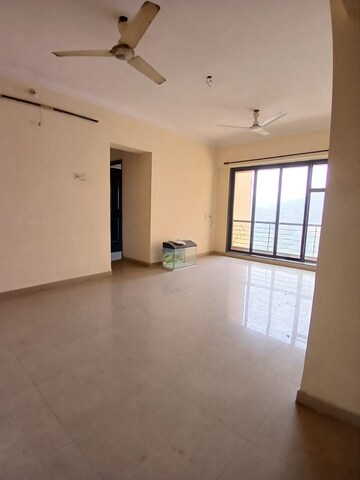 Room in 2 BHK Apartment at Lalani Residency, Kavesar – for Rent