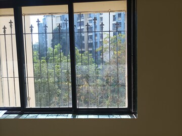 Room in 1 BHK Apartment at Swastik Enclave Brahmand, Brahmand – for Rent