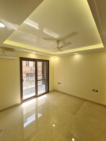 Room in 4 BHK Builder Floor at Greater Kailash ii – for Rent