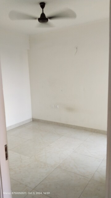 Room in 2 BHK Apartment at Gaurs Siddhartham, Siddharth Vihar – for Sale