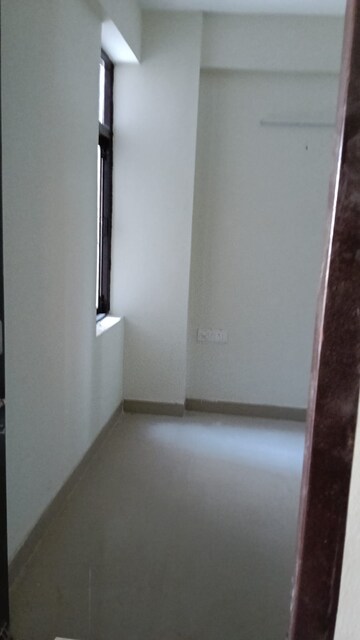 Room in 3 BHK Apartment at Amolik Sankalp, Sector 85 – for Rent