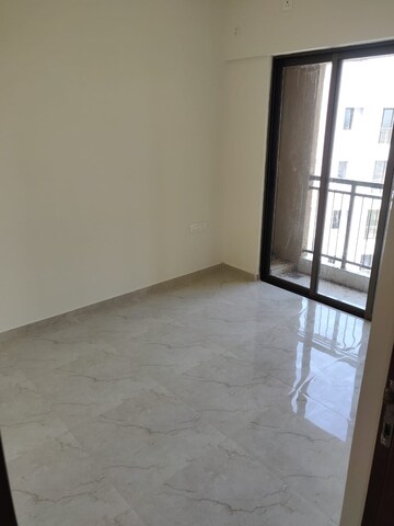 Room in 2 BHK Apartment at Sunteck West World, Naigaon East – for Rent