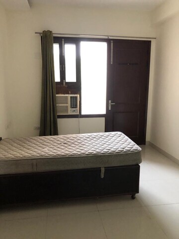 Bedroom in 3 BHK Builder Floor at Sector 46 – for Rent