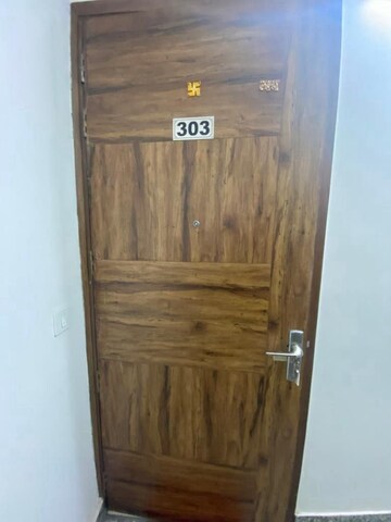 Furnished Amenities in 1 BHK Builder Floor at Ansal Sushant Lok I, Sector 43 – for Rent