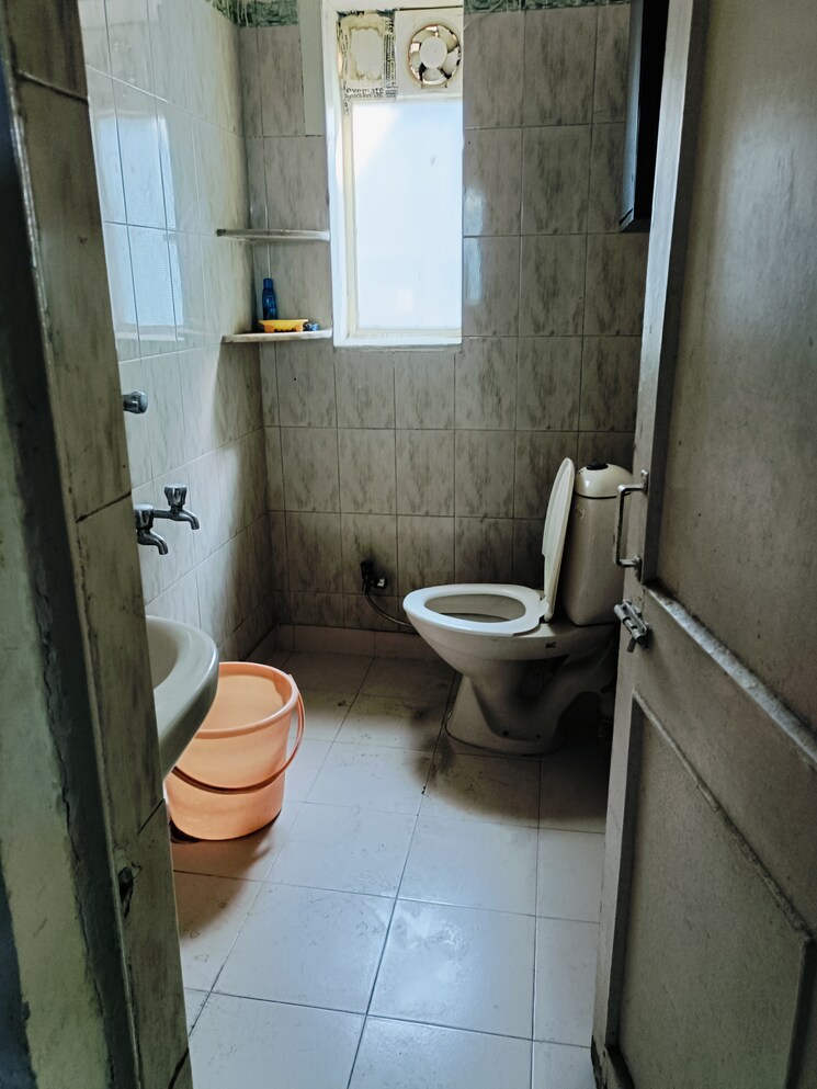 Attached Bathroom, ip extension 2 Bedroom 900 Sq.Ft. Apartment In Ip Extension Delhi 7914373