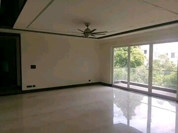 Room in 3 BHK Apartment at Unitech Escape, Sector 50 – for Sale