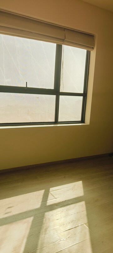 Room in 3 BHK Apartment at Ireo Skyon, Sector 60 – for Sale