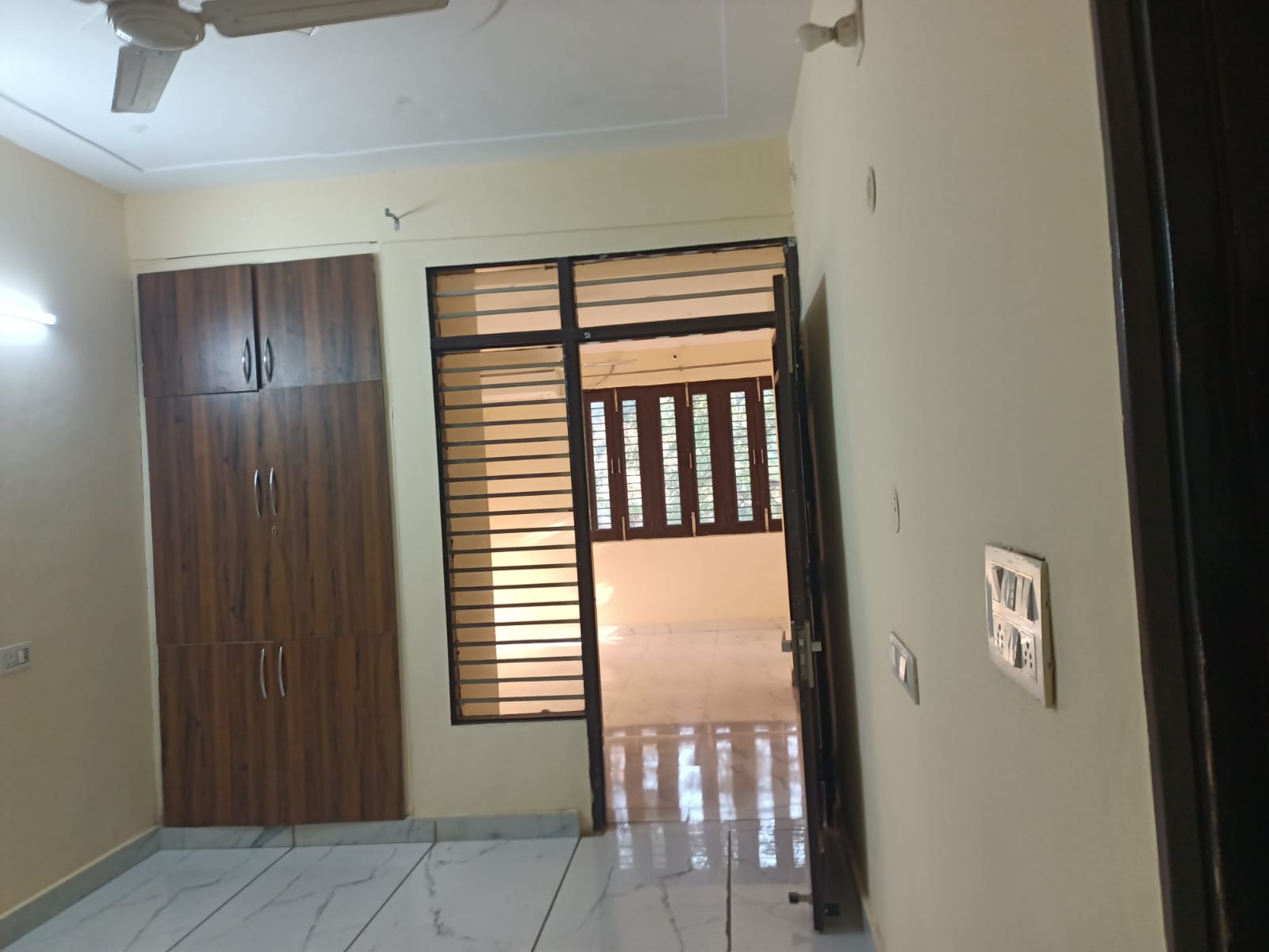 5 BHK + Servant Room Apartment For Sale in Central Park I