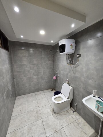 Bathroom in 1 BHK Builder Floor at Saket – for Rent