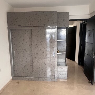 Room in 3 BHK Apartment at Signature Global Park 4 and 5, Sohna Sector 34 – for Rent