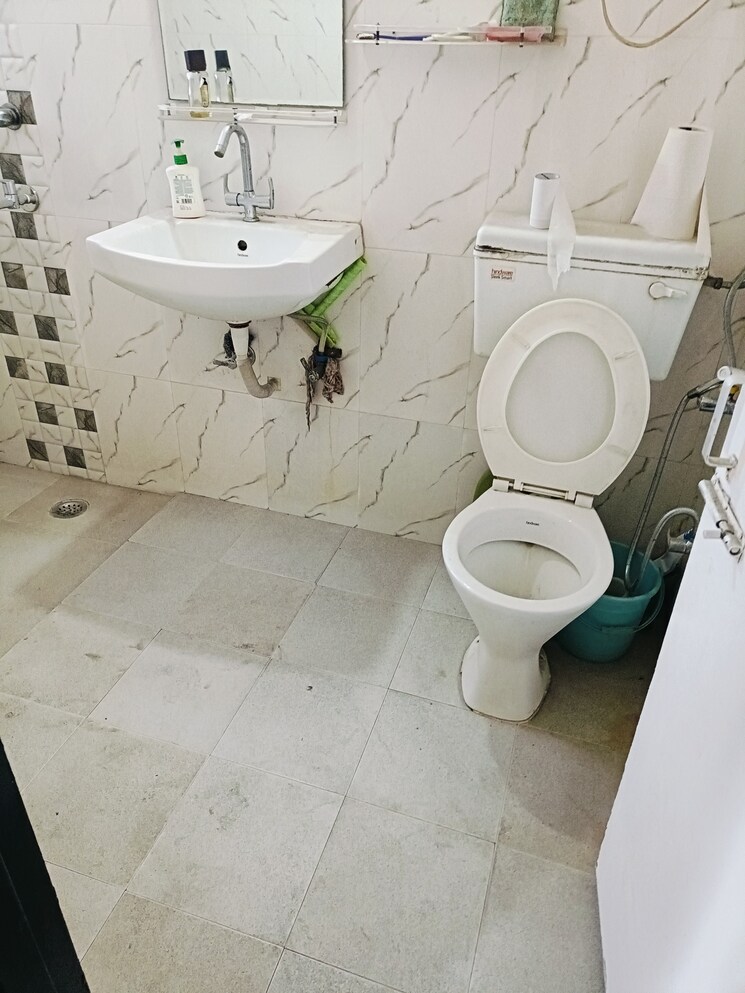 Bathroom, ip extension 2 Bedroom 850 Sq.Ft. Apartment In Ip Extension Delhi 7914423