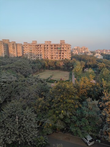 Master Bedroom in 3 BHK Apartment at Park Royal Apartment, Sector 56 – for Rent