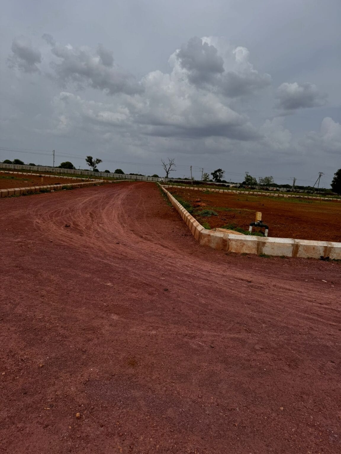 Plot For Sale in Farm Site Yellakonda,