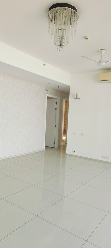 Room in 2 BHK Apartment at Ireo Skyon, Sector 60 – for Rent
