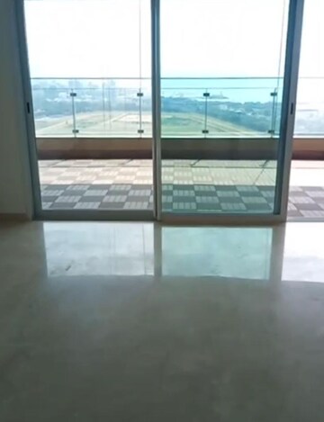 Room in 4 BHK Apartment at Lokhandwala Minerva Mahalaxmi, Mahalaxmi – for Sale