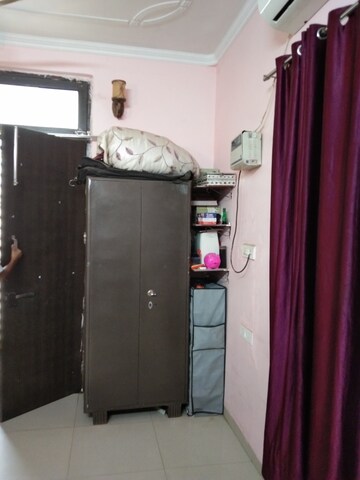 Furnished Amenities in 2 BHK Apartment at Alkapuri – for Rent