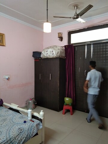 Living Room in 2 BHK Apartment at Alkapuri – for Rent