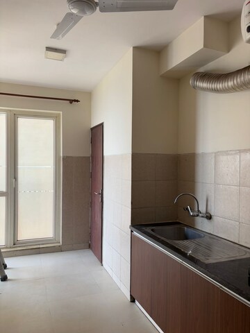 Kitchen in 2.5 BHK Apartment at Pioneer Park Phase 1, Sector 61 – for Rent