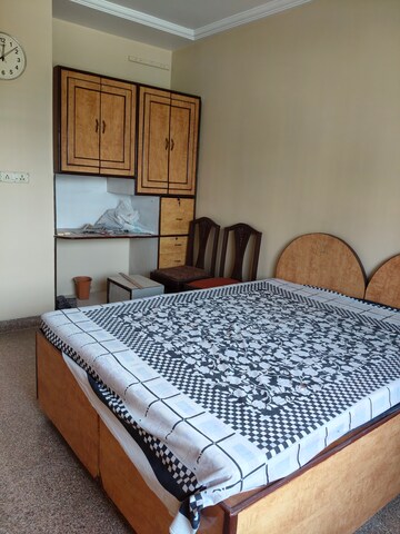 Bedroom in 2 BHK Apartment at Vrindavan Apartment Goregaon, Goregaon East – for Rent