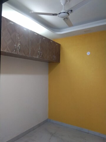 Furnished Amenities in 2 BHK Builder Floor at Sector 72 – for Sale