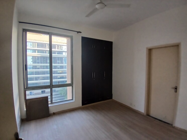 Master Bedroom, pioneer-park-phase-1 3 Bedroom 1627 Sq.Ft. Apartment In Sector 61 Gurgaon 7914626